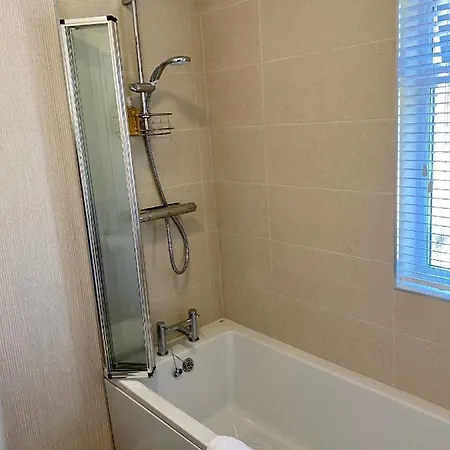 Hollicarrs - Wildflower