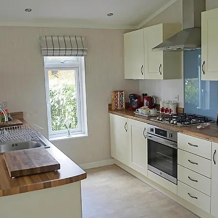 Hollicarrs - Wildflower *