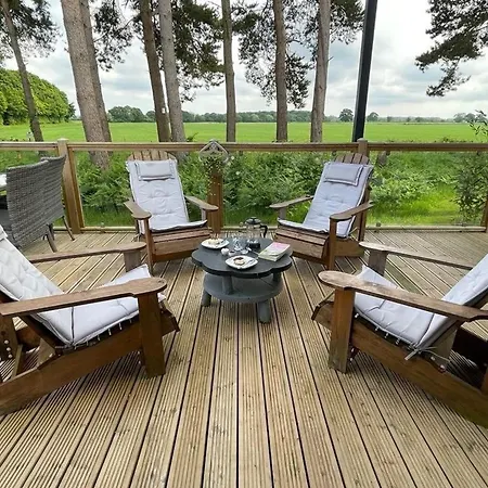 Hollicarrs - Wildflower Holiday home York